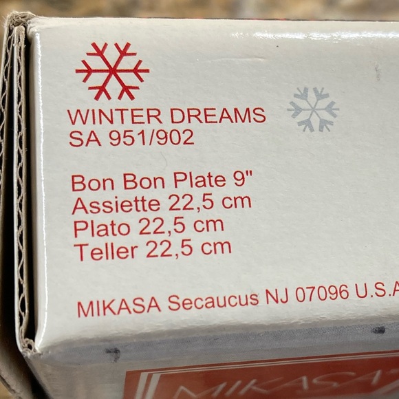 Winter Theme (Bon Bon) Dish By Mikasa - 9” Round - Picture 5 of 5